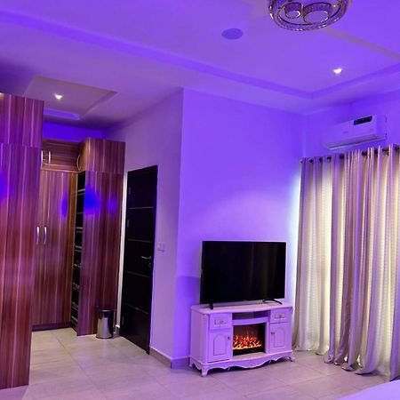 Urban Retreat Luxury Shortlet Apartment Lekki Ajah Lagos With Pool And Gym Exterior foto