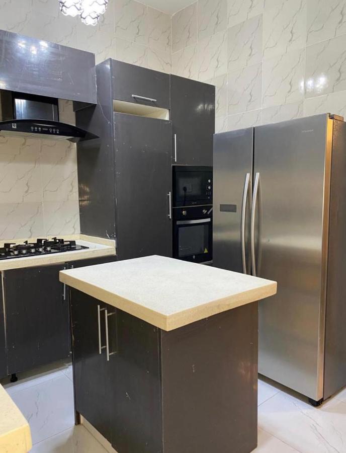 Urban Retreat Luxury Shortlet Apartment Lekki Ajah Lagos With Pool And Gym Exterior foto