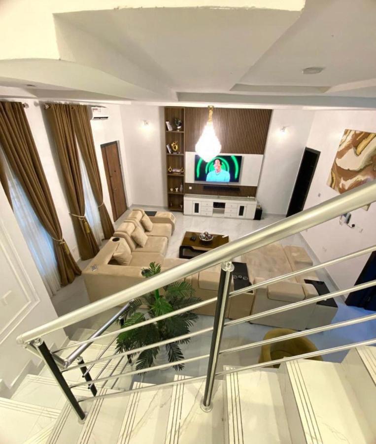 Urban Retreat Luxury Shortlet Apartment Lekki Ajah Lagos With Pool And Gym Exterior foto