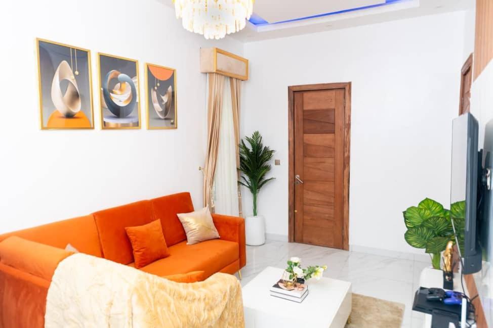 Urban Retreat Luxury Shortlet Apartment Lekki Ajah Lagos With Pool And Gym Exterior foto